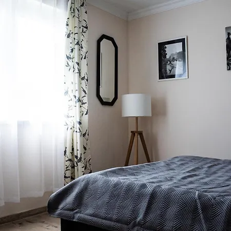 Izabella Vendeghaz *